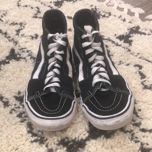 black and white vans 5.5